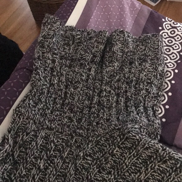 Knitted poncho - Picture 2 of 4